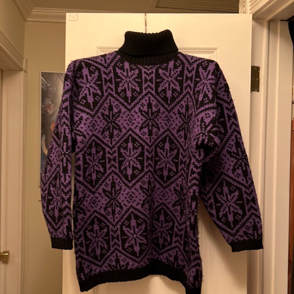 Gap long (to the hip) turtleneck